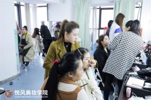 长沙零基础学化妆，哪家合适？