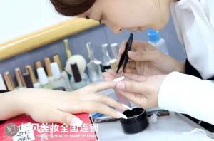 学化妆，不用瞎找机构，3家靠谱机构实测无套路