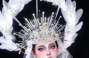 来悦风美妆学cos妆，自己就搞定造型