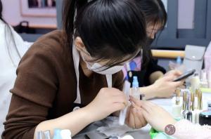 别等暑假结束才后悔：悄悄变厉害的人，都在学什么